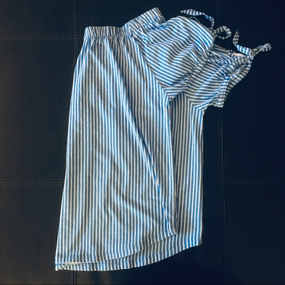đź’ś 3 for $12 H&M Blue and White Striped Off Shoulder Top NWOT - Picture 6 of 8